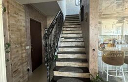 Penthouse ,4 camere , 177 mp , zona centrala ,Radauti