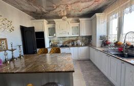 Penthouse ,4 camere , 177 mp , zona centrala ,Radauti