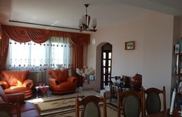 Casa cu 14 camere si teren de 1080 in Moara zona Galeria