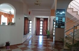Casa cu 14 camere si teren de 1080 in Moara zona Galeria