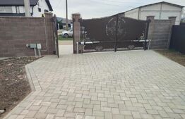 Casa individuala 4 camere, 200 mp, zona Horodnic