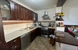 Casa, teren 1400mp, zona Radauti