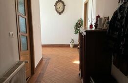 Casa, teren 1400mp, zona Radauti