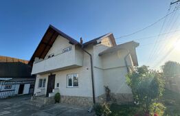 Casa, teren 1400mp, zona Radauti