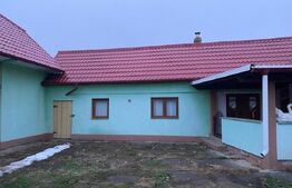 Casa si hala de vanzare, in Horodnic de Sus