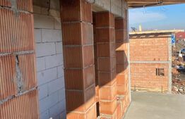 Case 3 camere, 110mp, zona Tisauti 