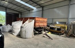 Hala cu teren , intravilan , 4700mp, Marginea - Radauti