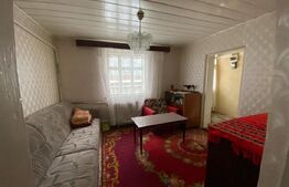 Casa si spatiu magazin, in Padureni, Siret 