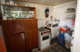 Casa si spatiu magazin, in Padureni, Siret 