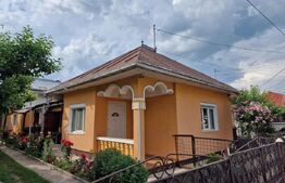 Casă individuală, 100 mp utili, teren 759 mp, Fălticeni