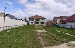Casa individuala semifinisata, 2000mp teren, zona centrala Radauti