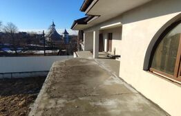 Casa individuala semifinisata, 2000mp teren, zona centrala Radauti