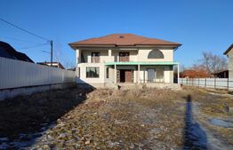 Casa individuala semifinisata, 2000mp teren, zona centrala Radauti