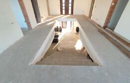 Casa individuala semifinisata, 2000mp teren, zona centrala Radauti