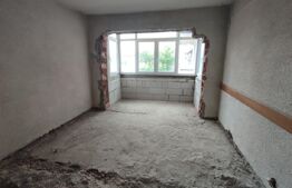 Apartament 4 camere la rosu Radauti