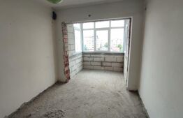 Apartament 4 camere la rosu Radauti