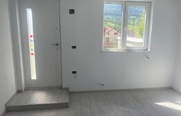 Casa 3 camere, 611mp, Vama
