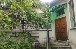 Casa+ teren central ,425 mp, Radauti