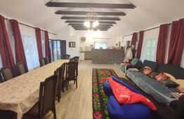 Casa de vacanta si anexe in  Stulpicani