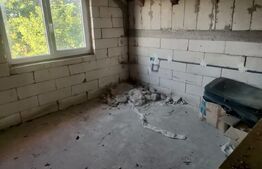 Casa la rosu + teren 2000mp, Siret