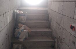 Casa la rosu + teren 2000mp, Siret