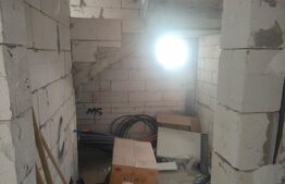 Casa la rosu + teren 2000mp, Siret