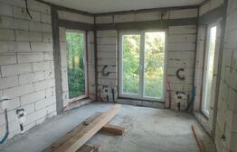 Casa la rosu + teren 2000mp, Siret