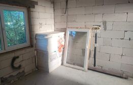 Casa la rosu + teren 2000mp, Siret