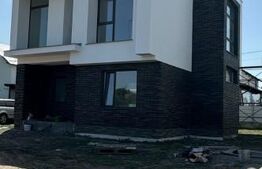 Ansamblu de case, duplexuri si case individuale, zona Scheia