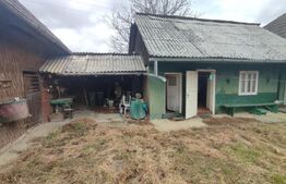 Casă individuala ,2500 mp teren,  în Putna