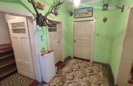 Casă individuala ,2500 mp teren,  în Putna