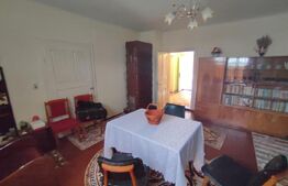 Casă individuala ,2500 mp teren,  în Putna