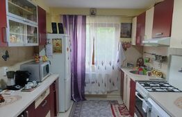 Apartament 3 camere, 82mp, etaj intermediar, zona Piață Burdujeni