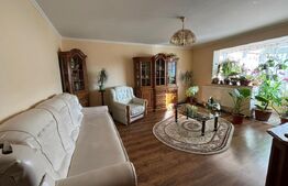 Apartament 3 camere, decomandat, 71 mp, cartier Zamca