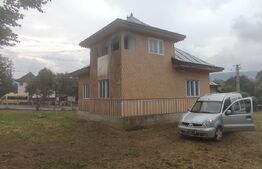 Casa 4 camere, 2610 mp teren, zona Solca, Radauti