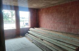 Casa la rosu, 350 mp utili, zona Marginea