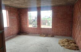 Casa la rosu, 350 mp utili, zona Marginea