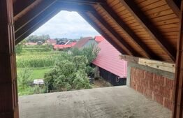 Casa la rosu, 350 mp utili, zona Marginea