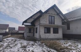 Casa semifinisata, 4 camere, 170mp, 500mp teren, Radauti