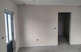 Casa semifinisata, 4 camere, 170mp, 500mp teren, Radauti