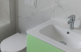 Apartament 3 camere, etaj intermediar, Radauti