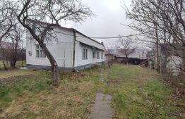 Casă Central în Radauți, teren 1500 mp