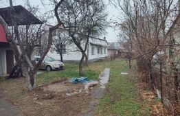 Casă Central în Radauți, teren 1500 mp