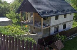 Casă la roșu,  Gura Humorului