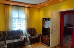 Casa cu 4 camere, zona centrala, Putna