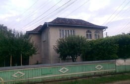 Casă, 180 mp + teren, Frasin