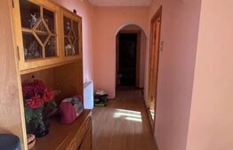 Apartament 3 camere, 63mp, decomandat, Siret