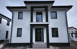 Casa la rosu cu 5 camere, 144mp utili, Radauti