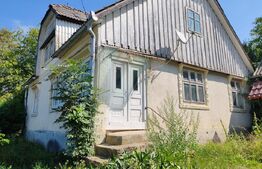Casa batraneasca, Costana