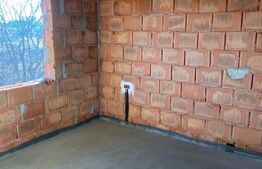 Case 3 camere, 115mp, zona Tisauti